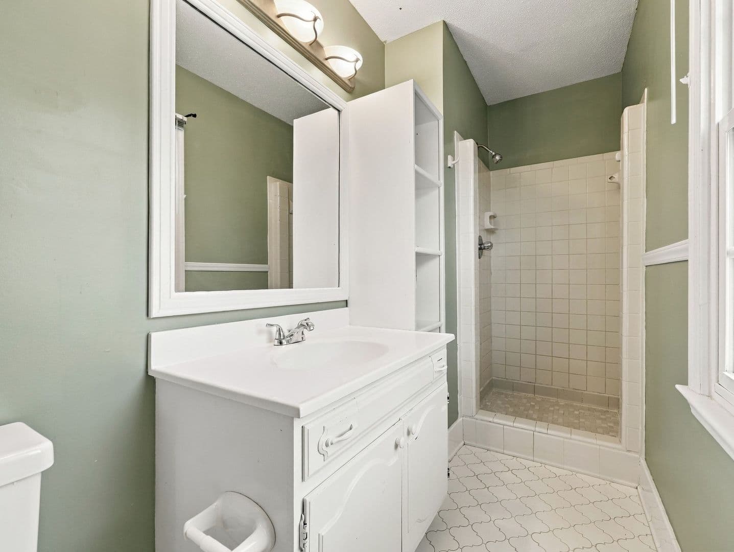 Jacksonville House: 123 Robinhood Drive