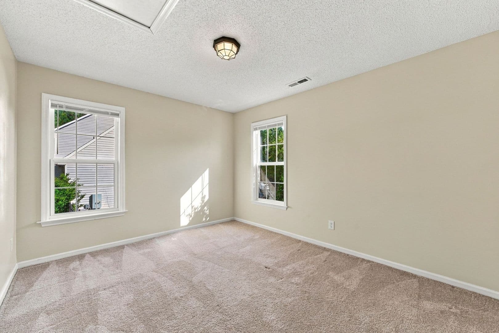 Swansboro House: 337 Foster Creek Road