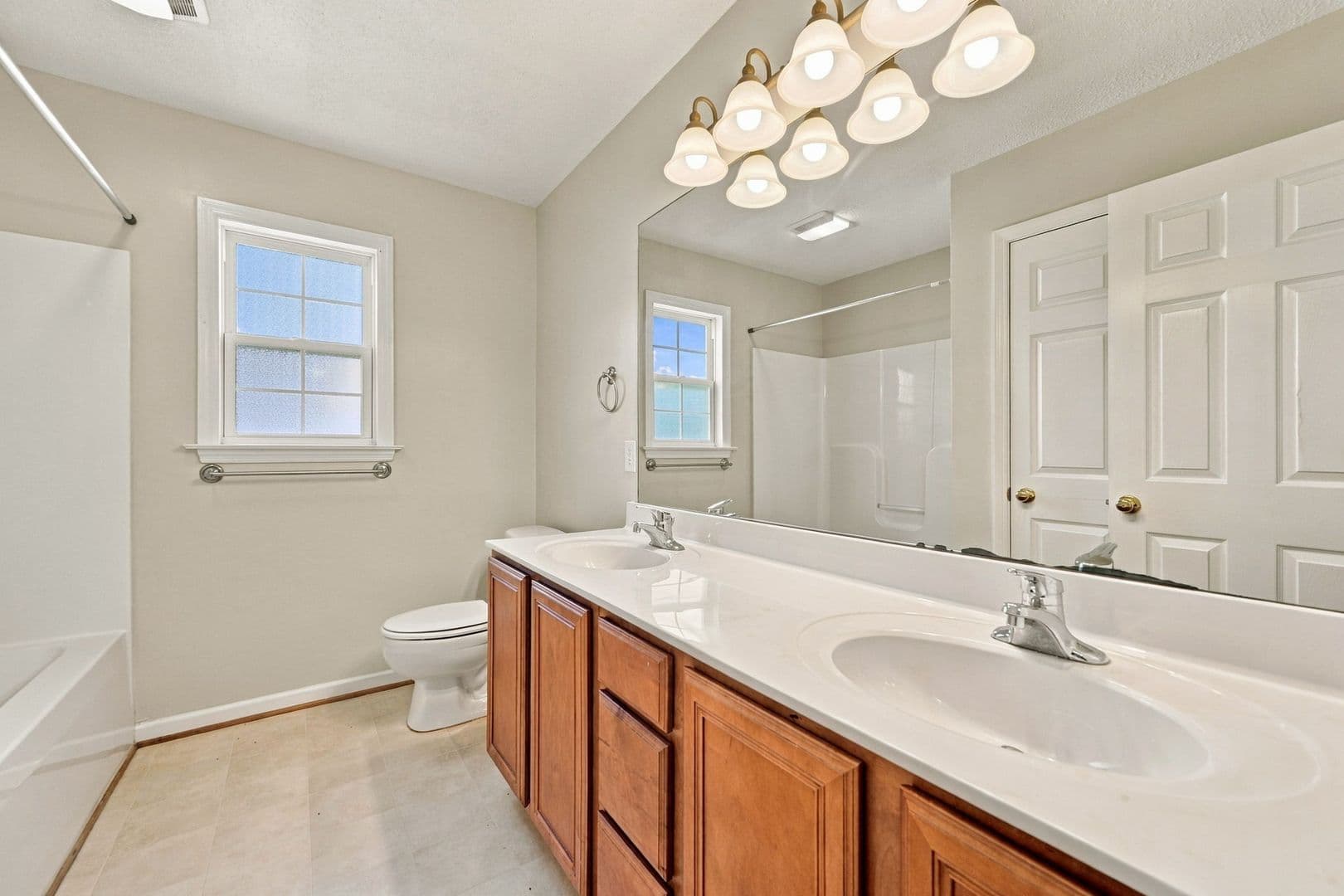 Swansboro House: 337 Foster Creek Road