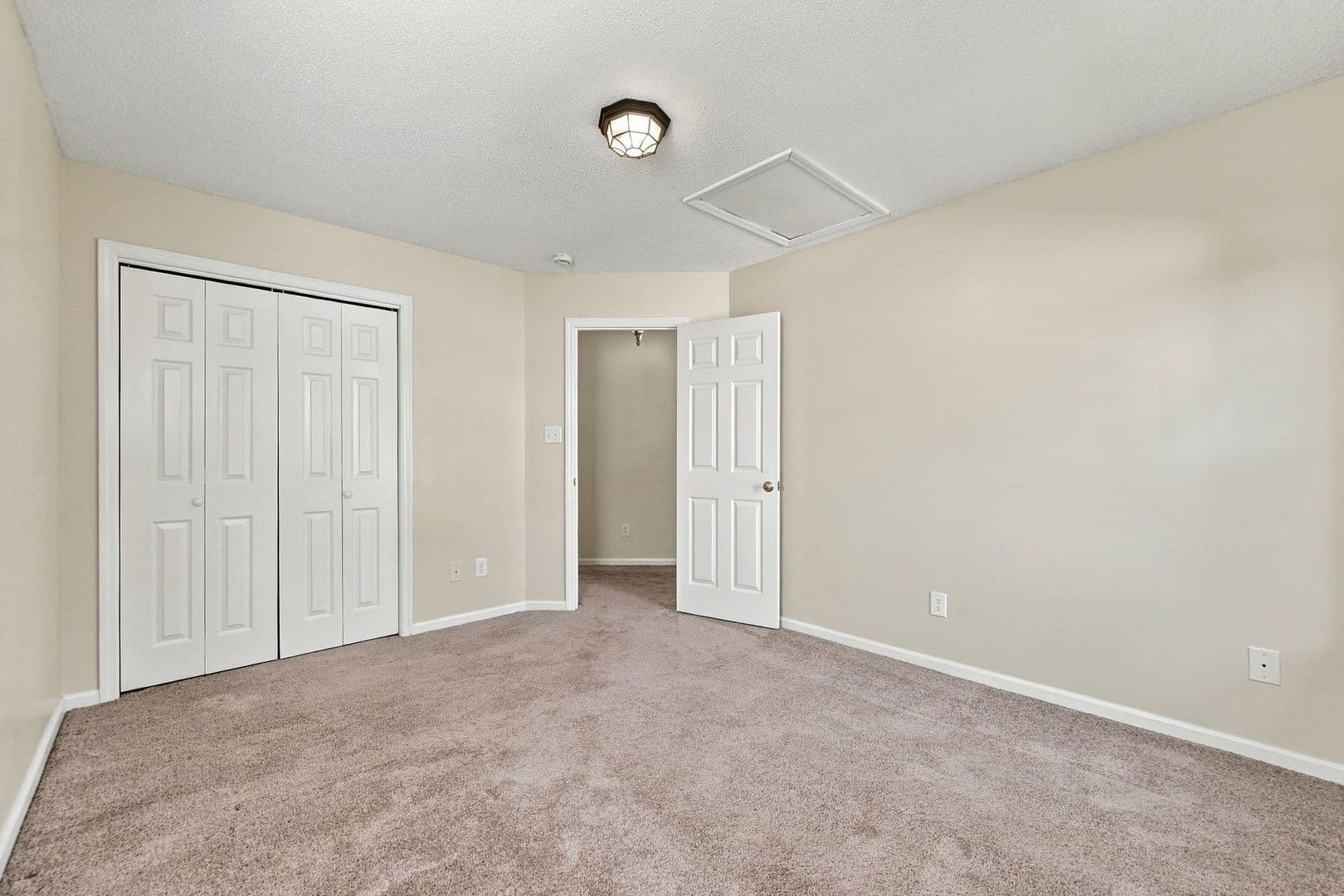Swansboro House: 337 Foster Creek Road