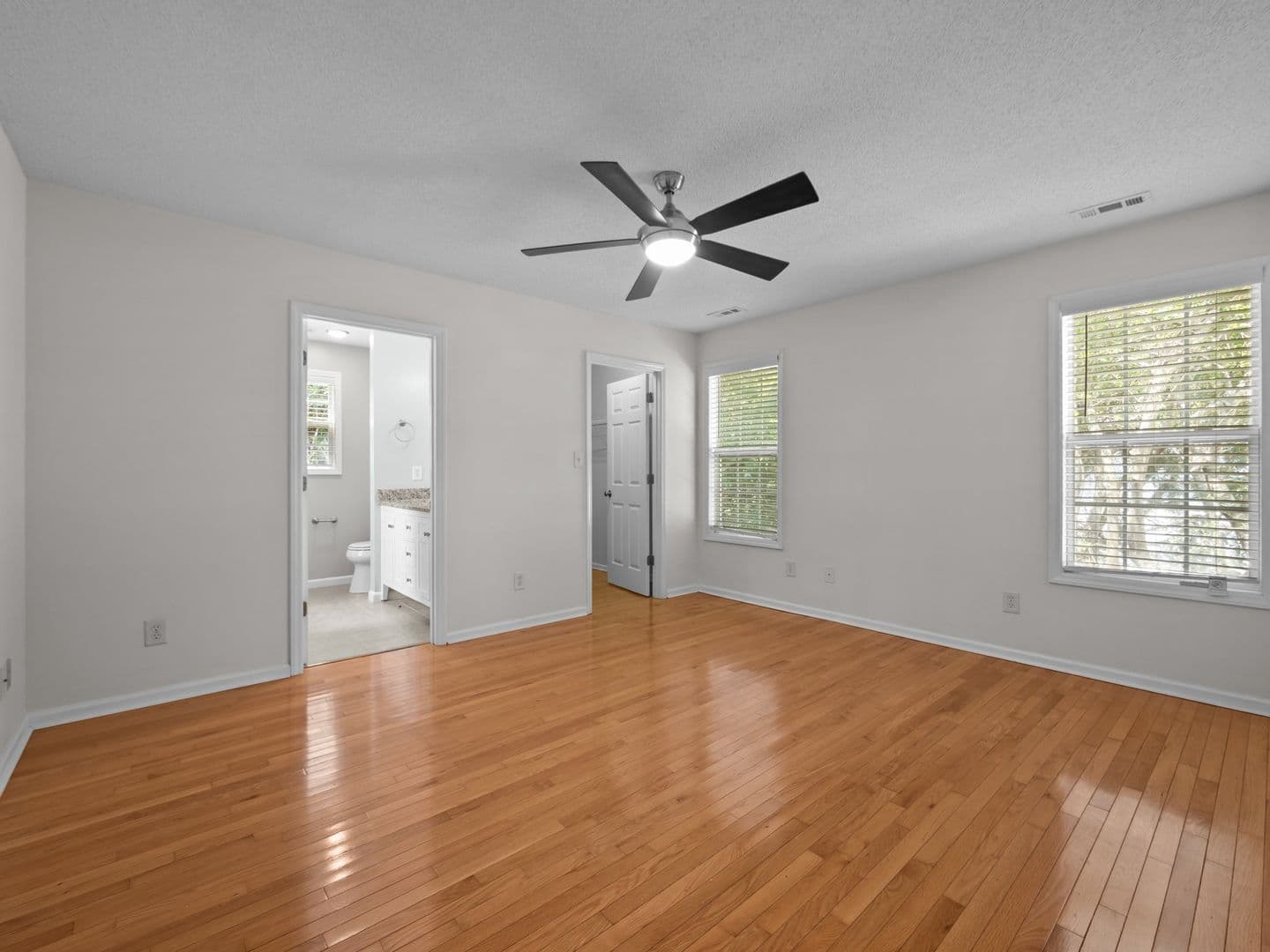 Swansboro House: 305 Appaloosa Court