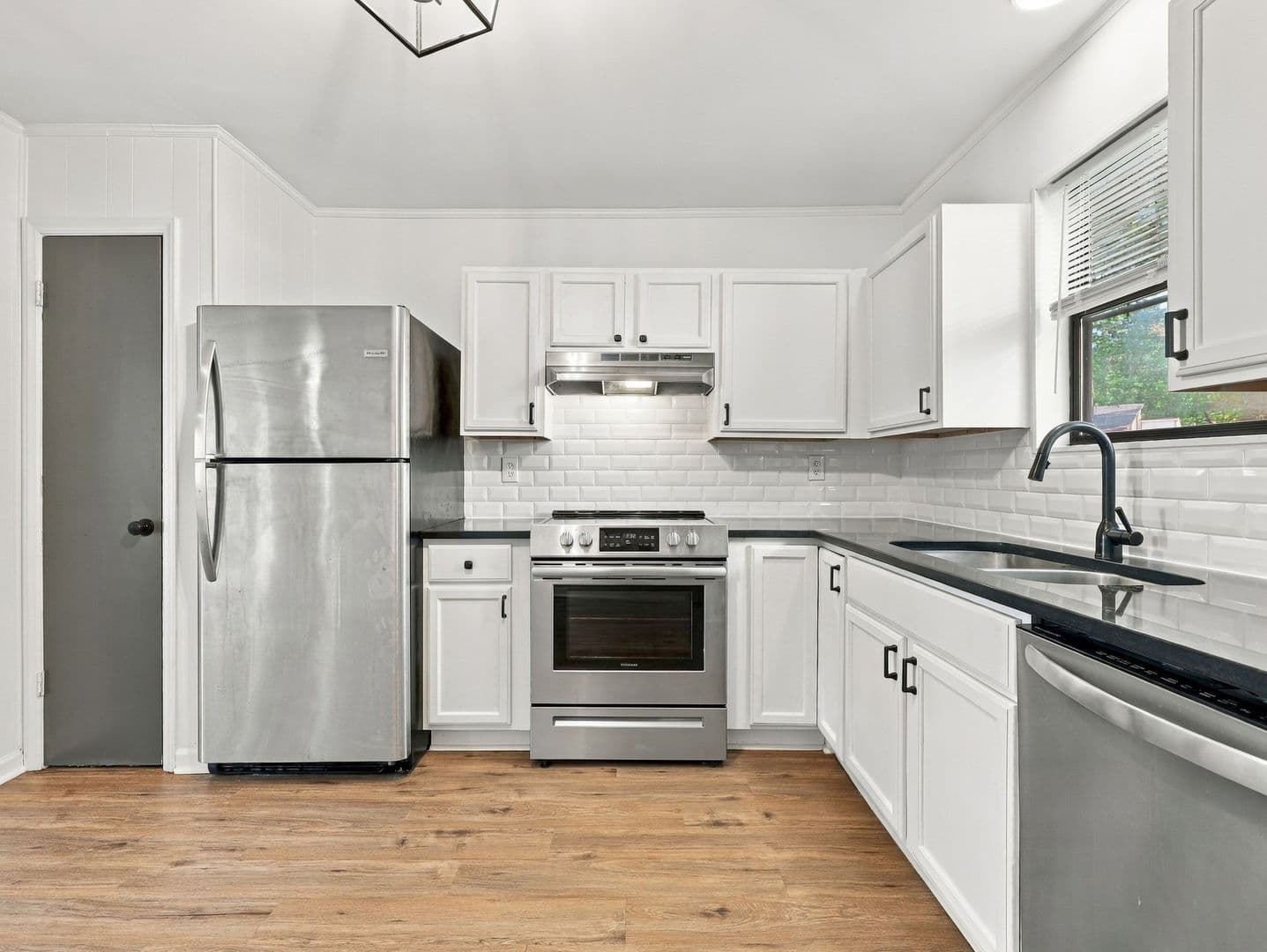 Jacksonville House: 100 Ravenwood Apt B