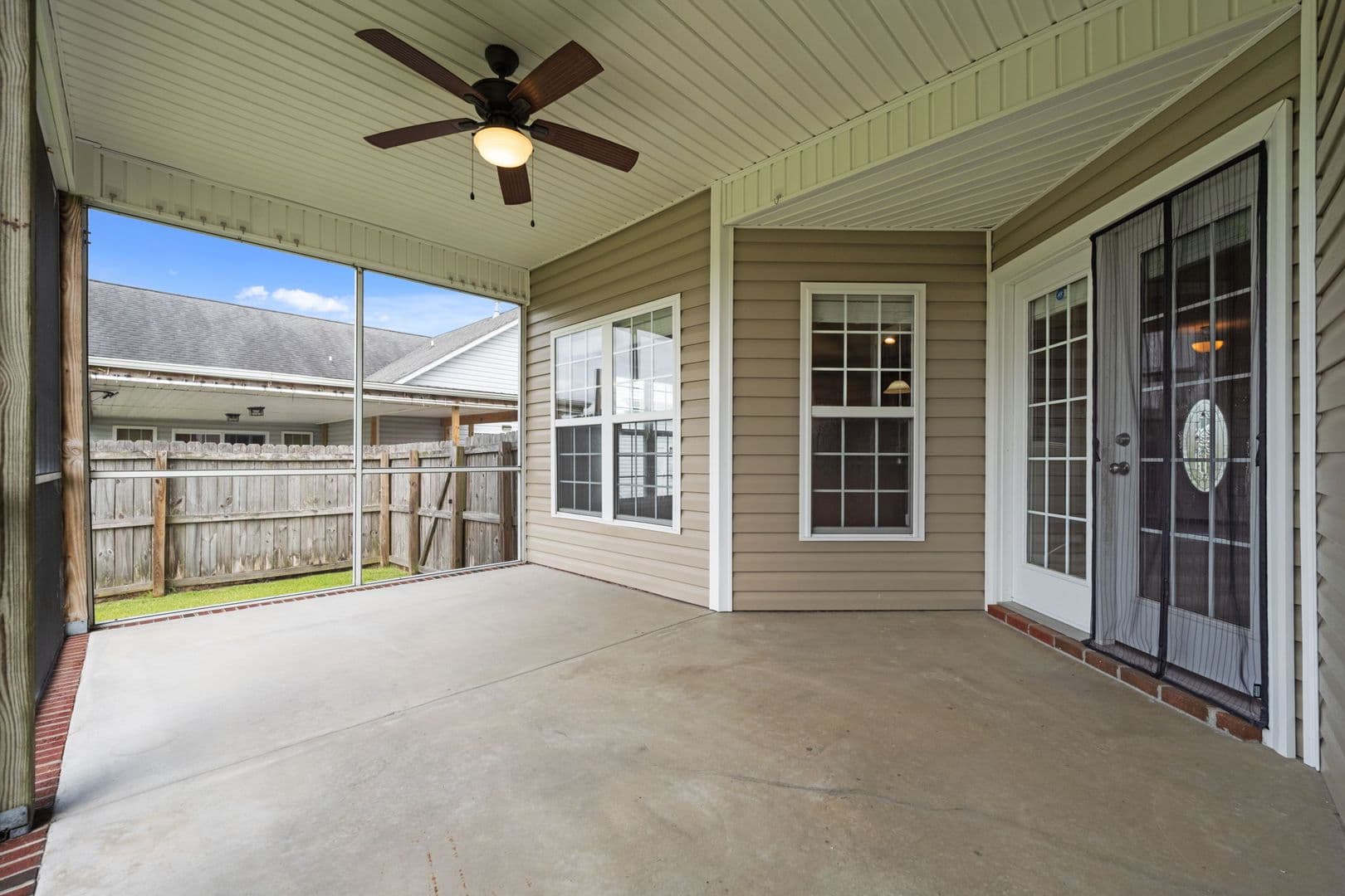 Jacksonville House: 115 Ravenscroft Way