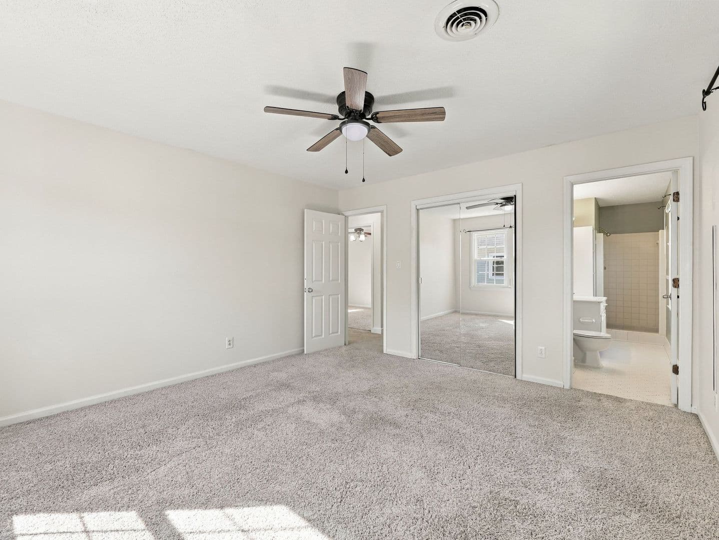 Jacksonville House: 123 Robinhood Drive