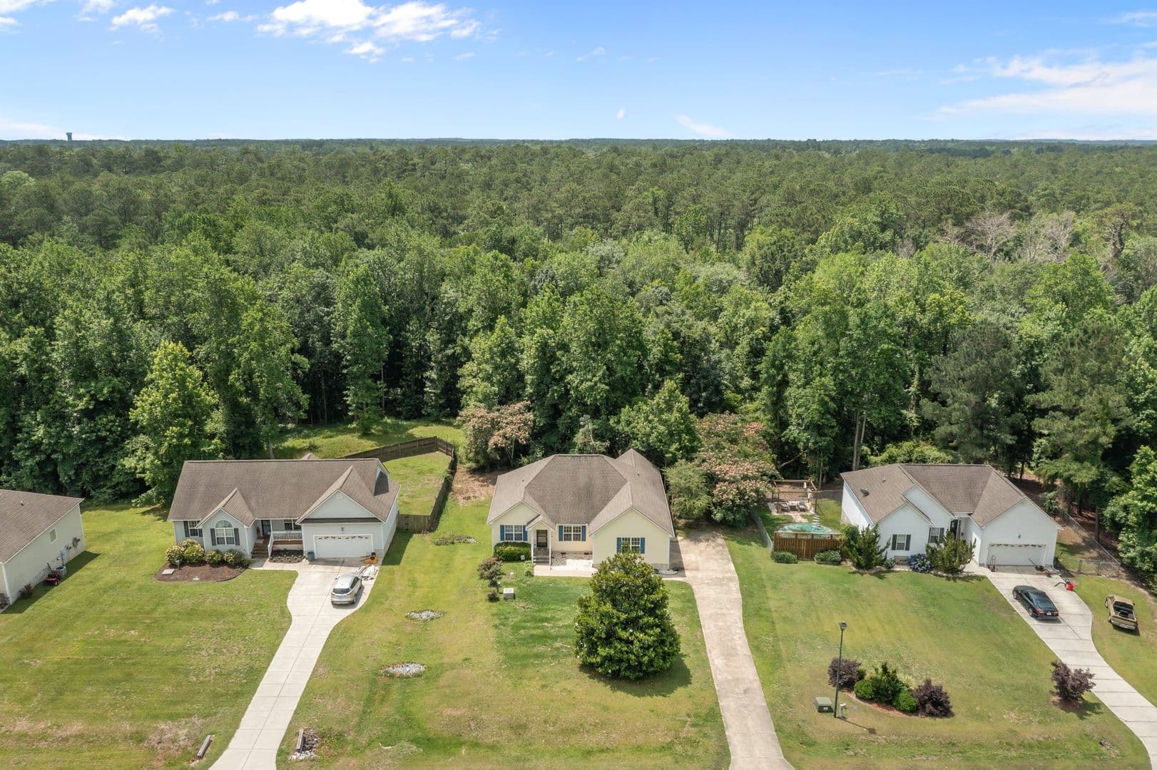 Swansboro House: 305 Appaloosa Court