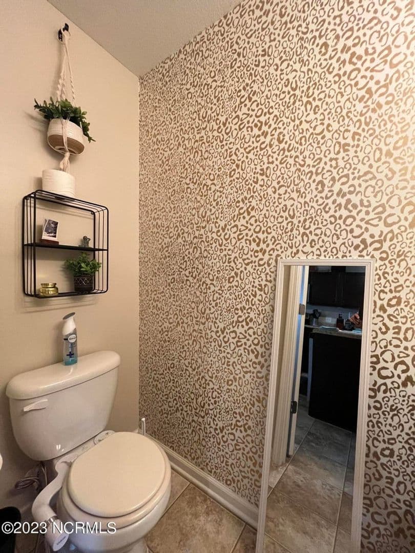 Jacksonville House: 201 Glen Cannon Drive