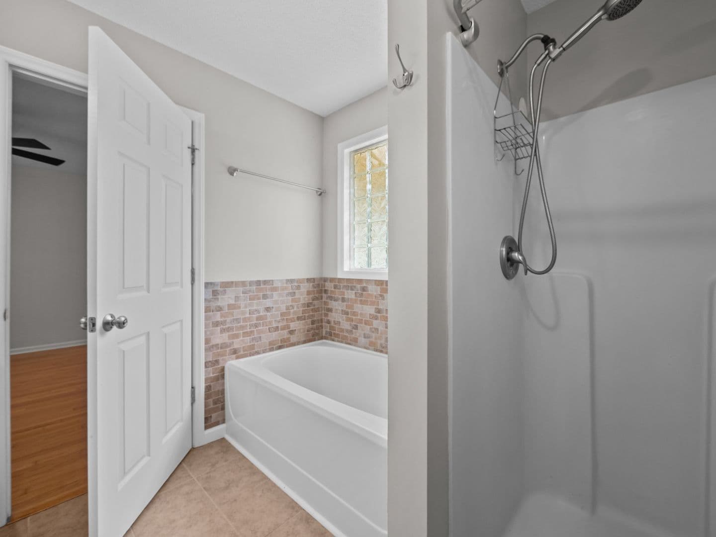 Swansboro House: 305 Appaloosa Court