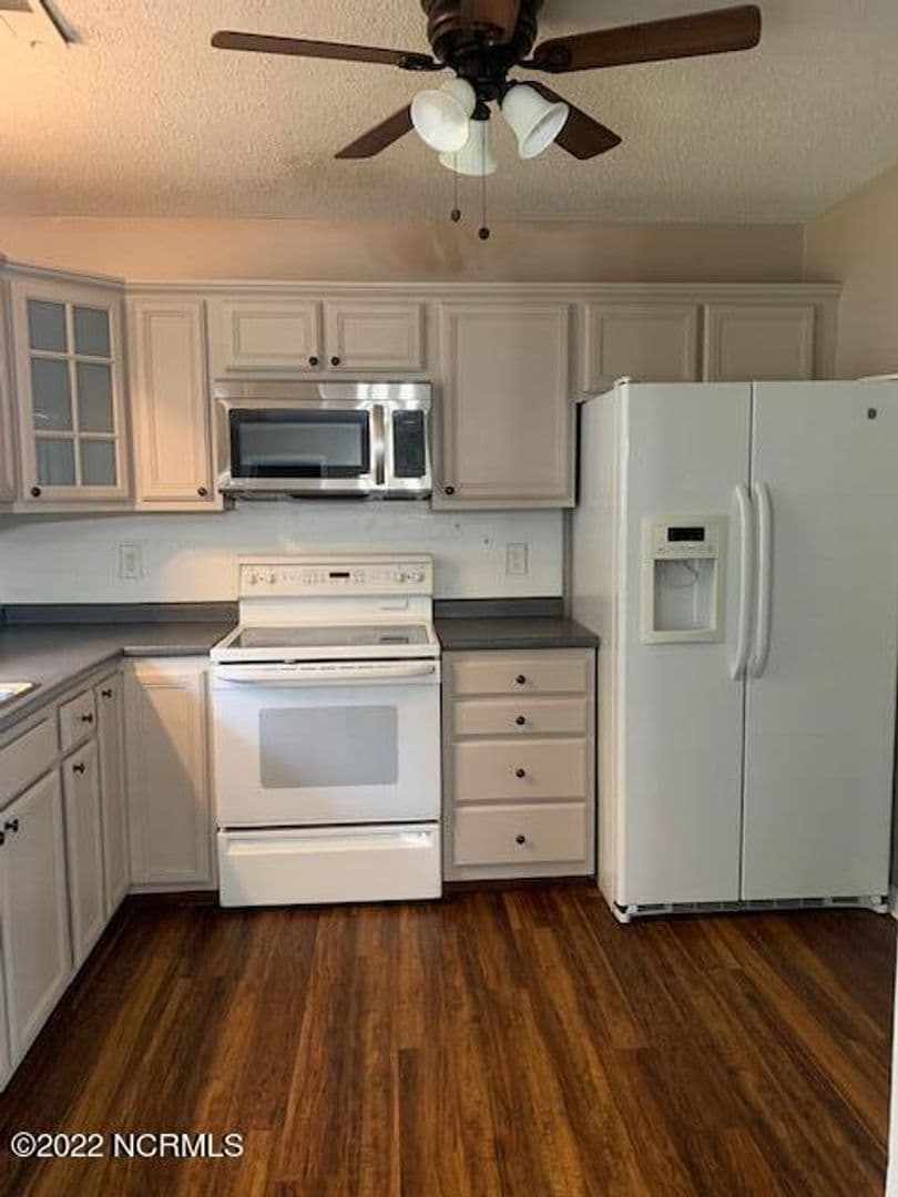 Jacksonville House: 1302 Kevin Court