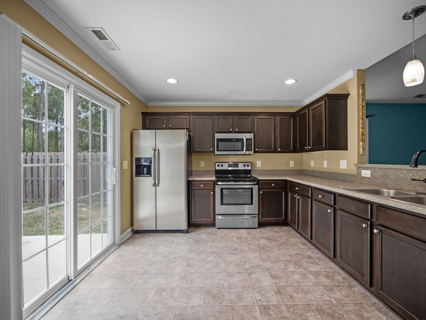 Holly Ridge House: 420 Salvo Court