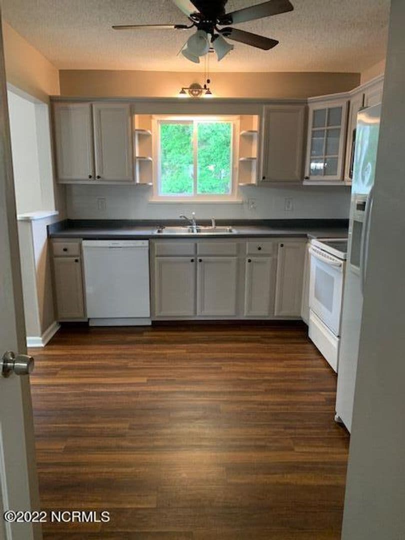 Jacksonville House: 1302 Kevin Court