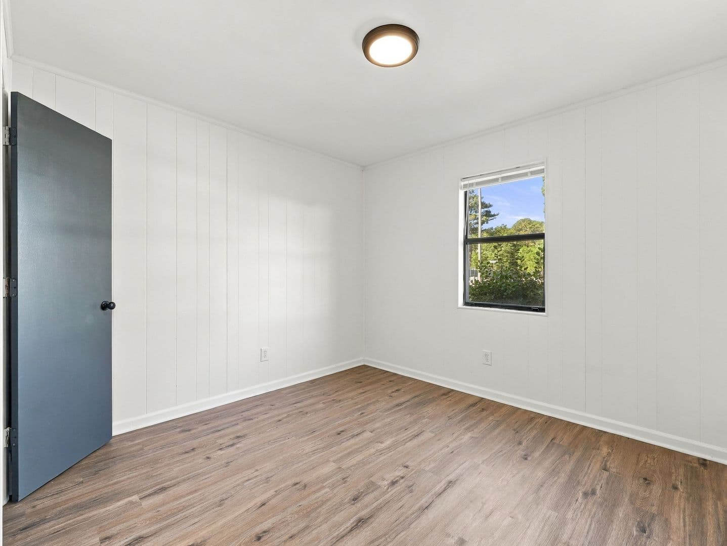 Jacksonville House: 100 Ravenwood Apt B