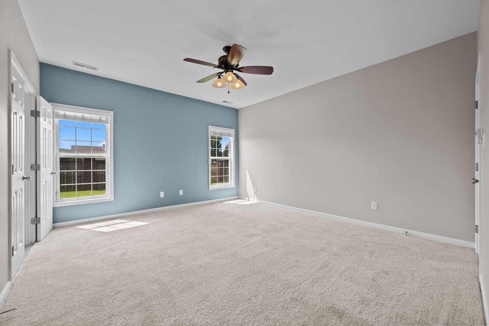 Jacksonville House: 115 Ravenscroft Way