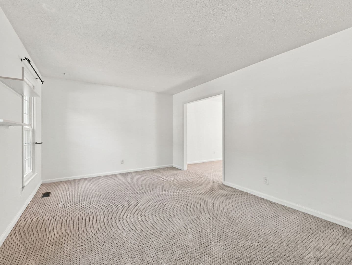 Jacksonville House: 123 Robinhood Drive