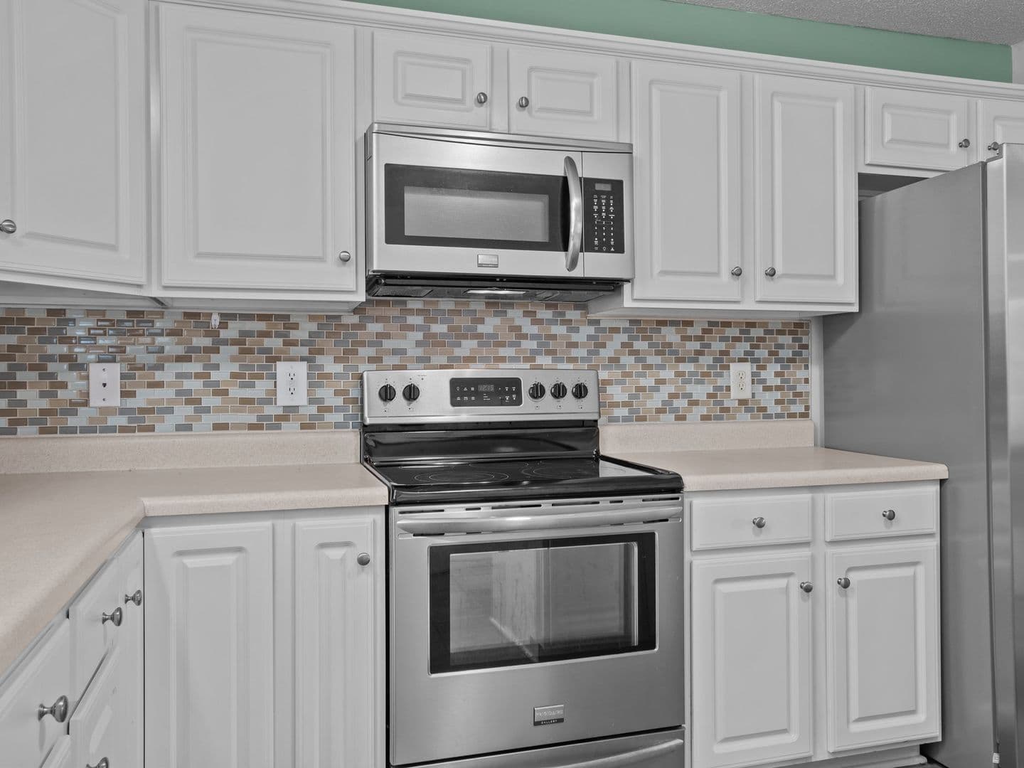 Swansboro House: 305 Appaloosa Court