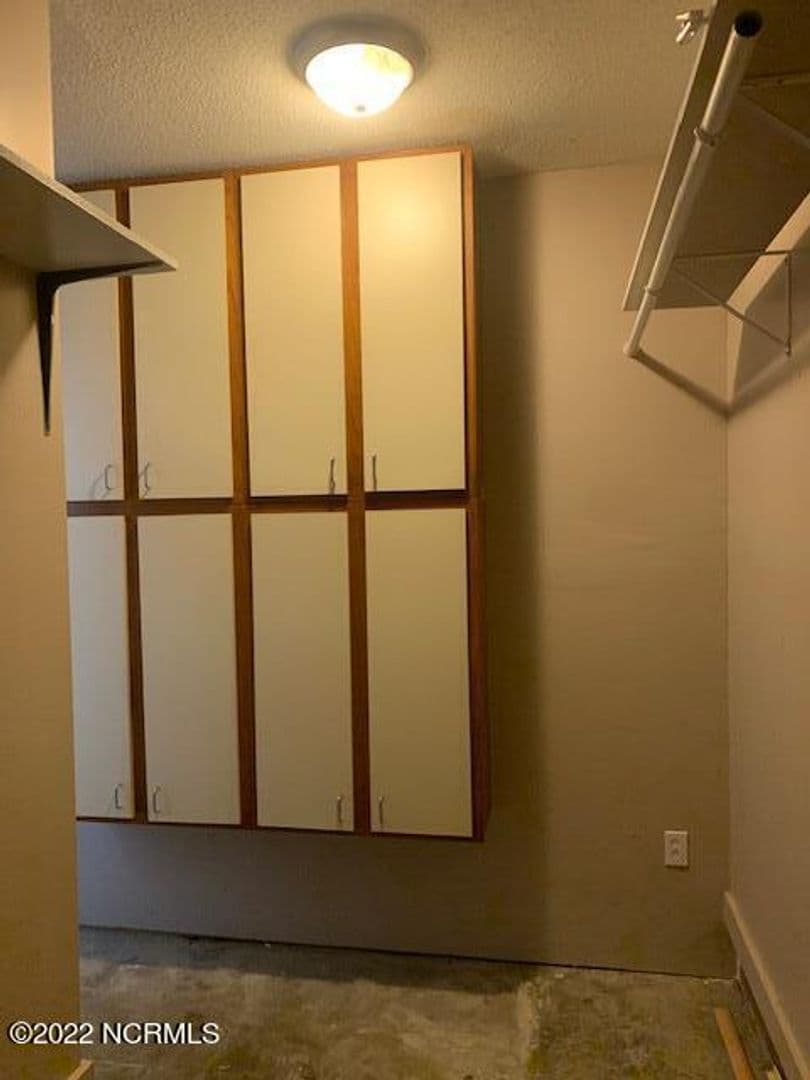 Jacksonville House: 1302 Kevin Court
