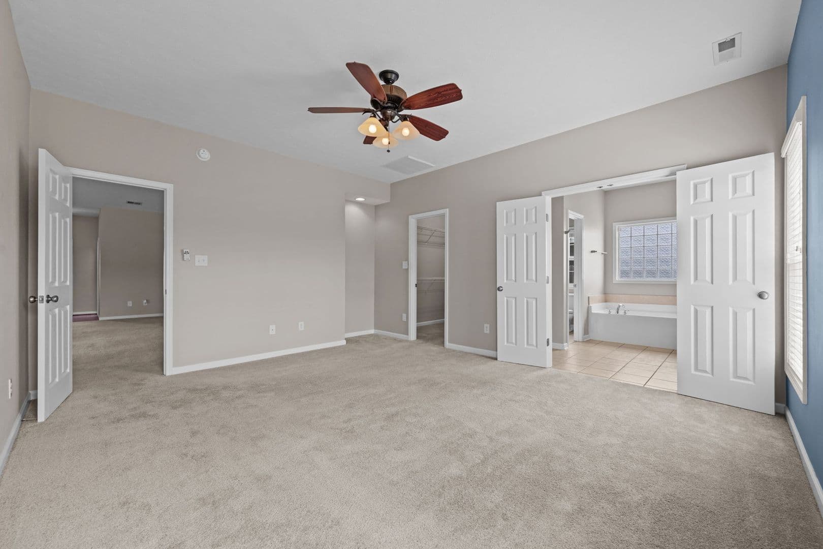 Jacksonville House: 115 Ravenscroft Way