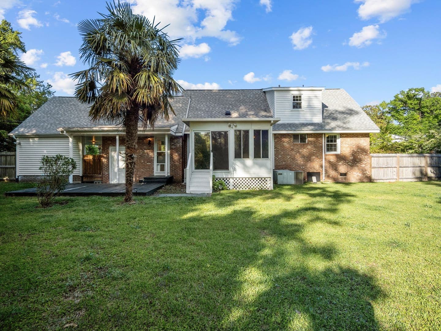 Jacksonville House: 1011 Daniel Place