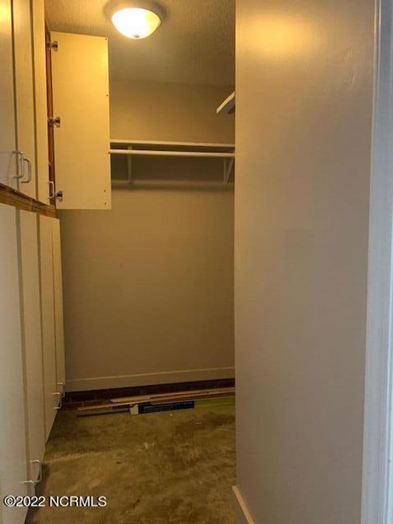 Jacksonville House: 1302 Kevin Court