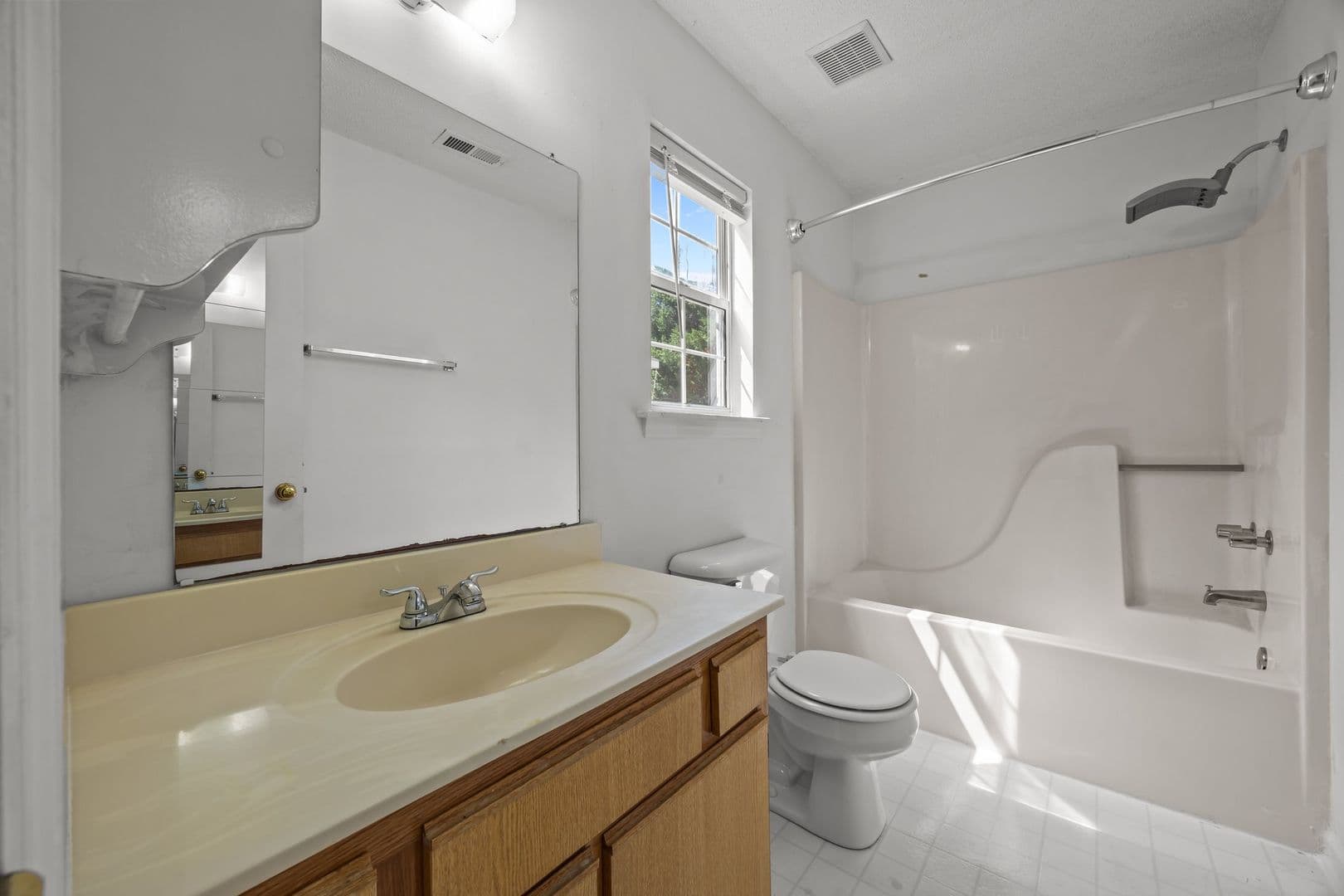 Jacksonville House: 614 S Hampton Drive
