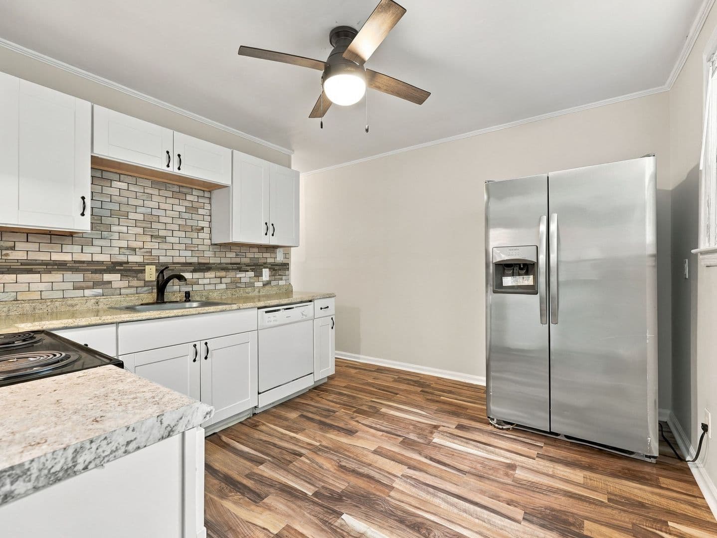 Jacksonville House: 519 New River Dr