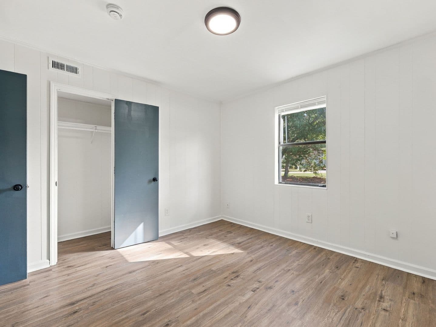Jacksonville House: 100 Ravenwood Apt B