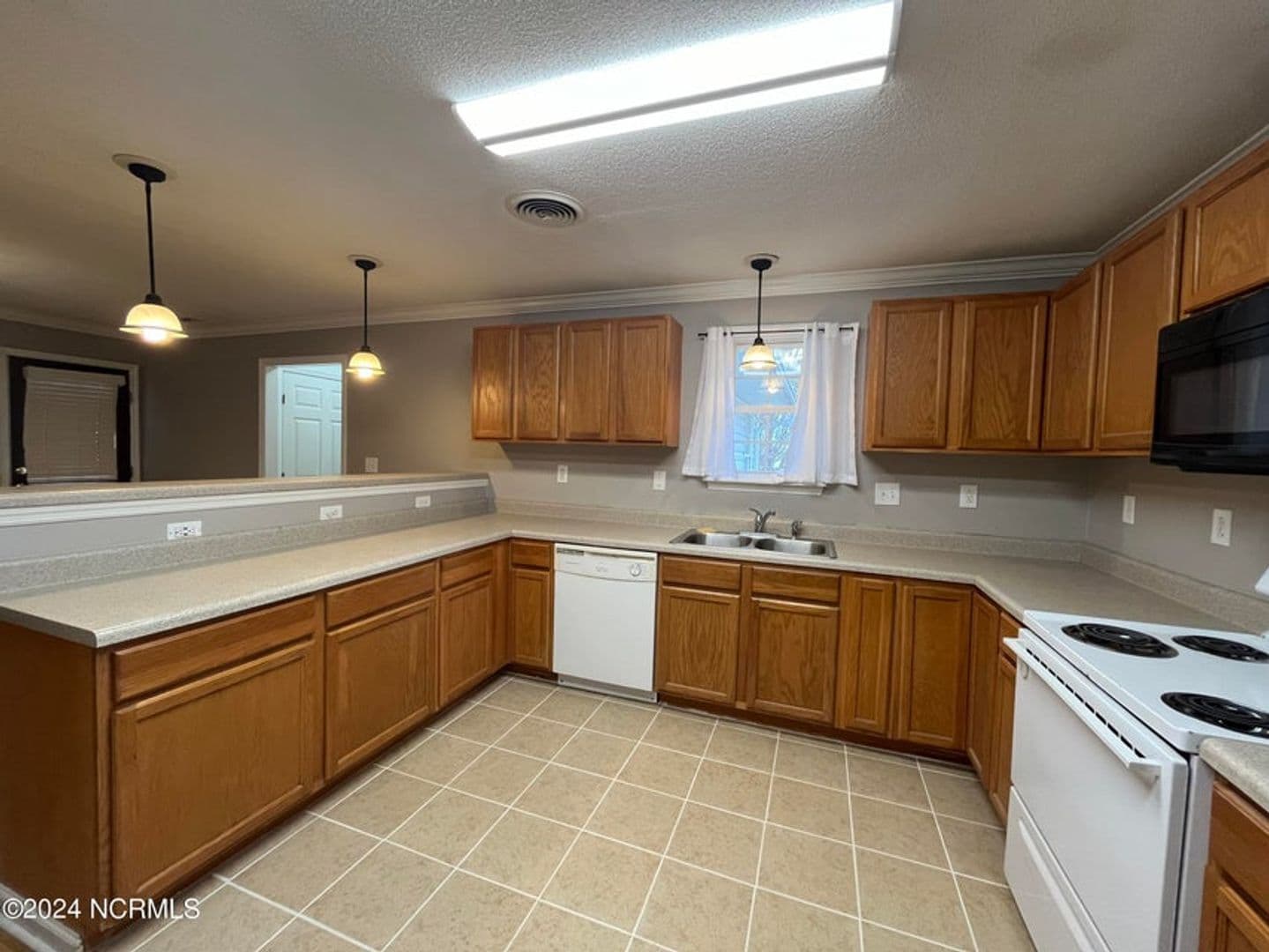 Jacksonville House: 306 Cole Drive