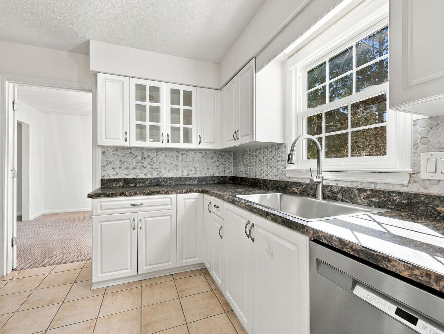 Jacksonville House: 123 Robinhood Drive