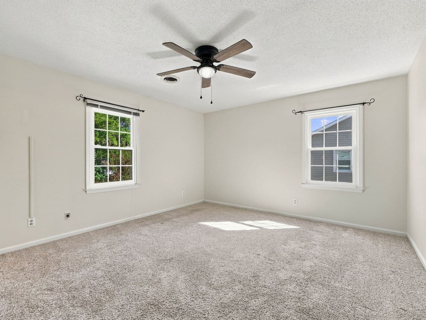 Jacksonville House: 123 Robinhood Drive