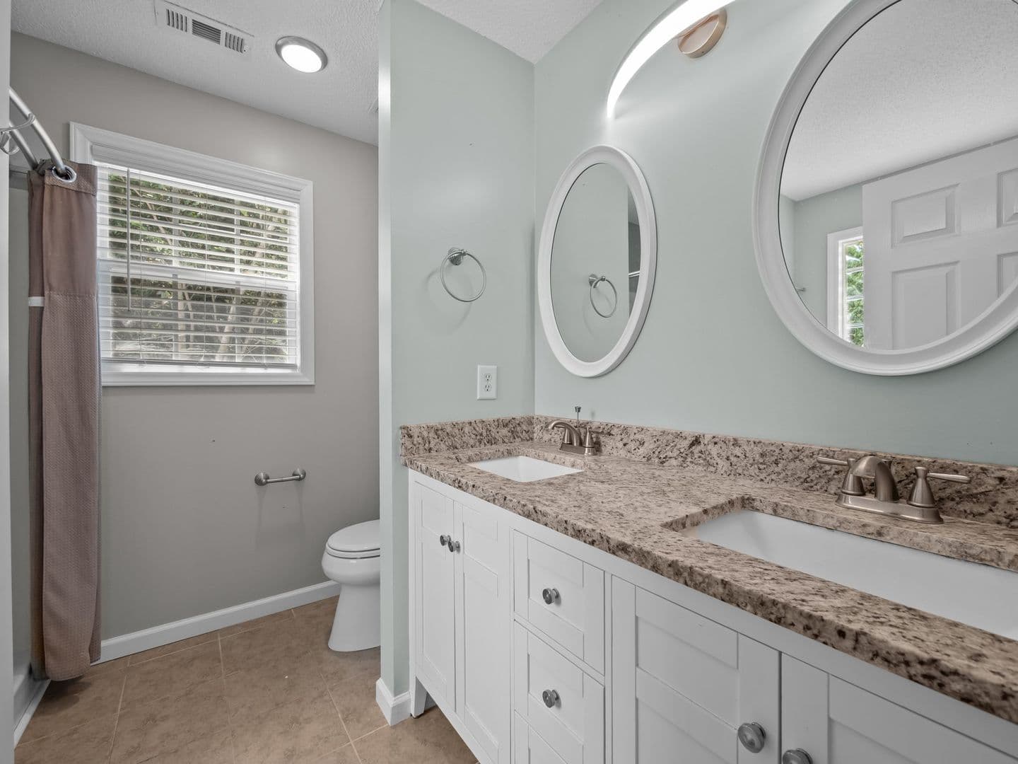 Swansboro House: 305 Appaloosa Court