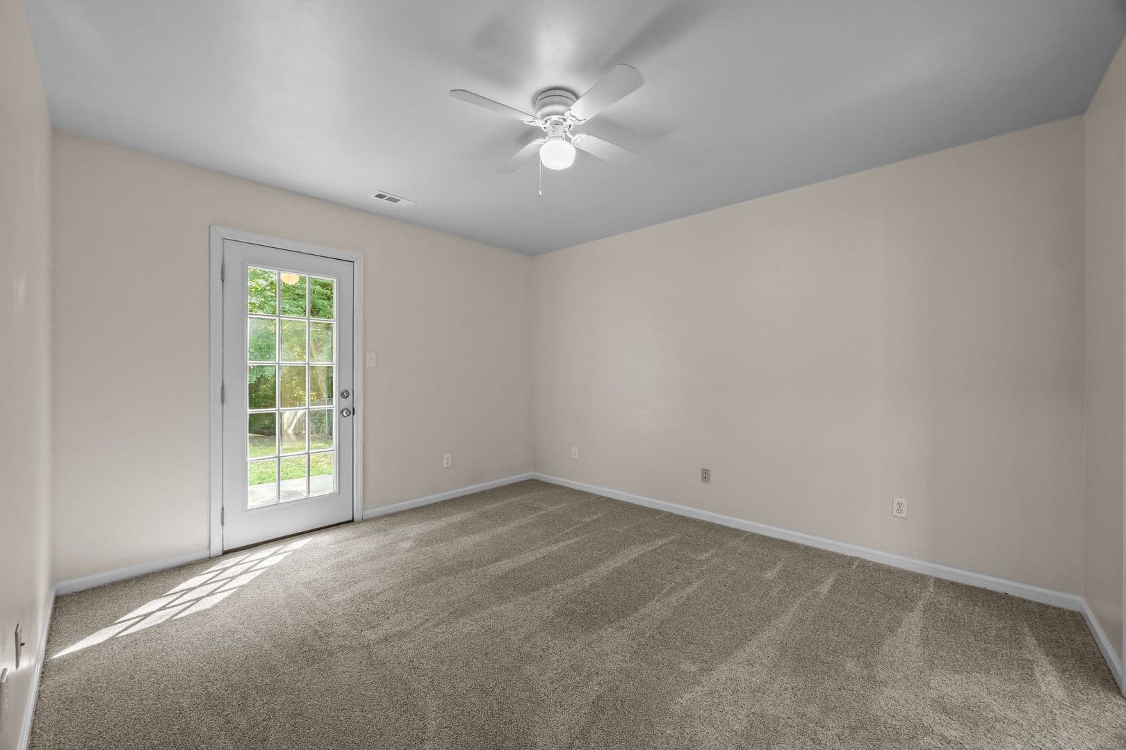 Jacksonville House: 614 S Hampton Drive