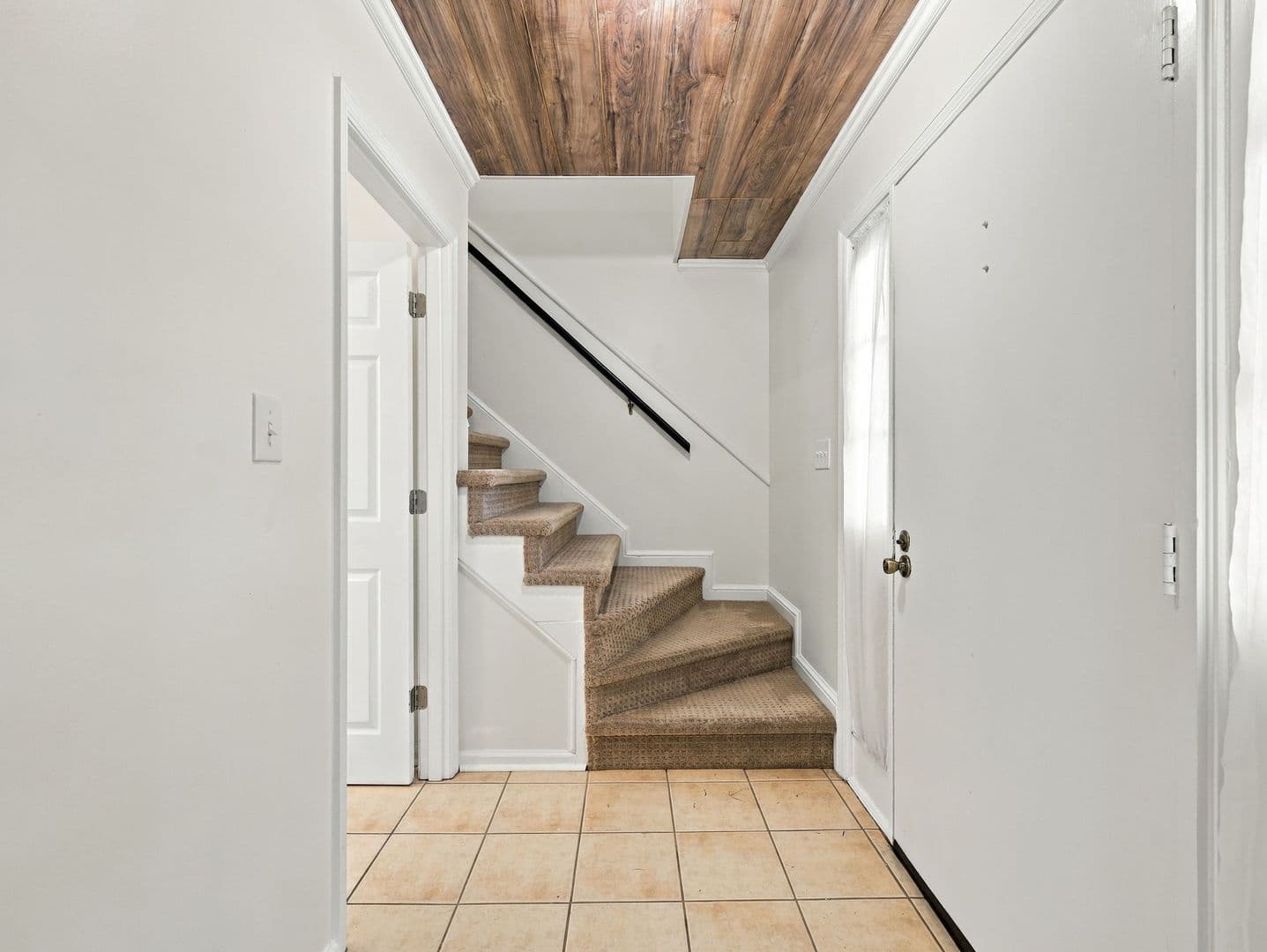 Jacksonville House: 123 Robinhood Drive