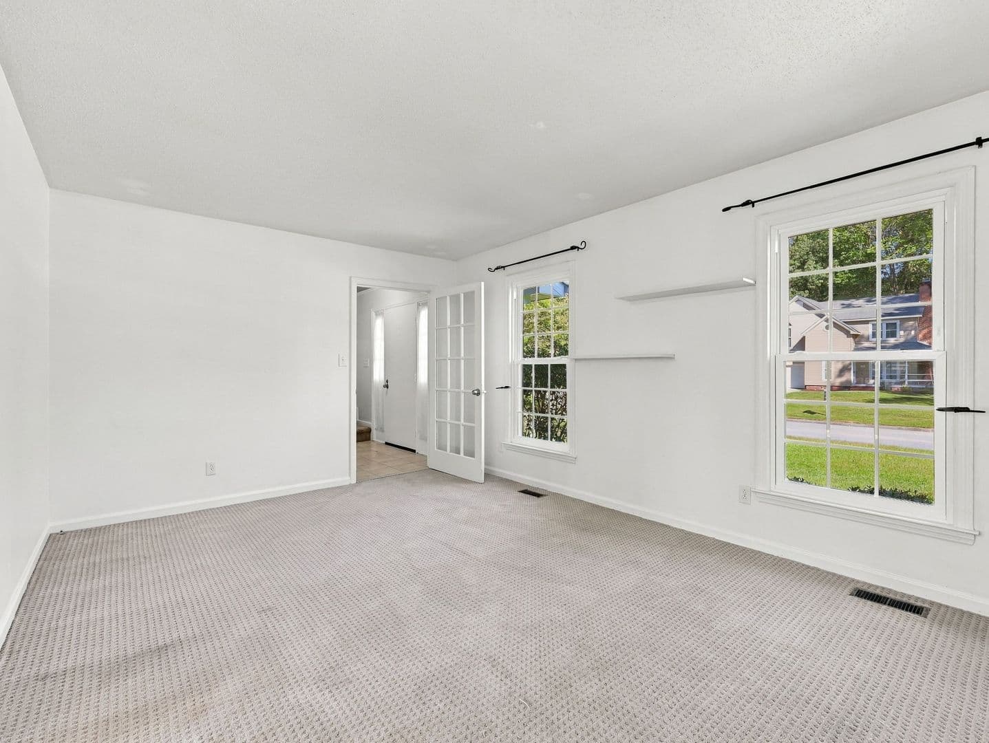 Jacksonville House: 123 Robinhood Drive
