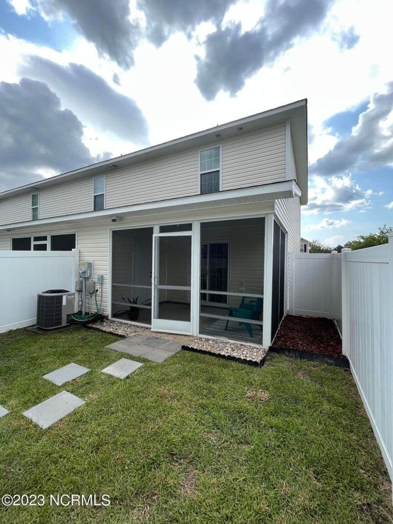 Jacksonville House: 201 Glen Cannon Drive