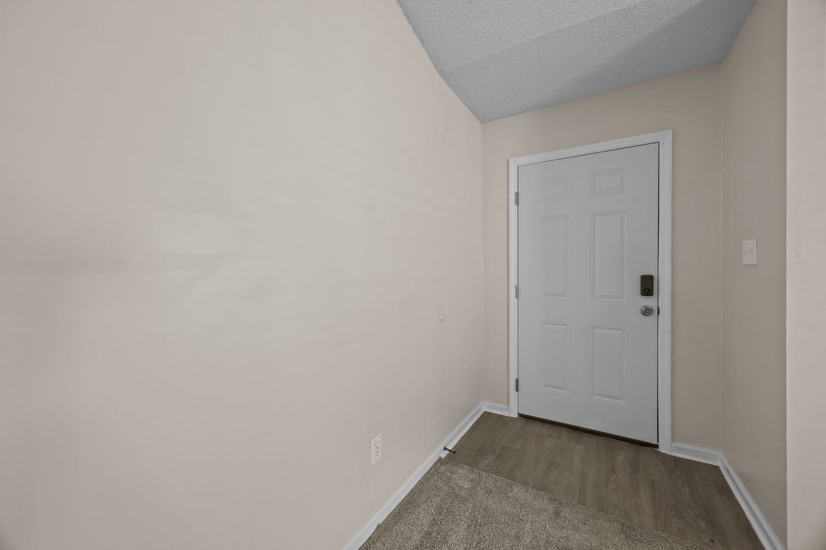 Jacksonville House: 614 S Hampton Drive