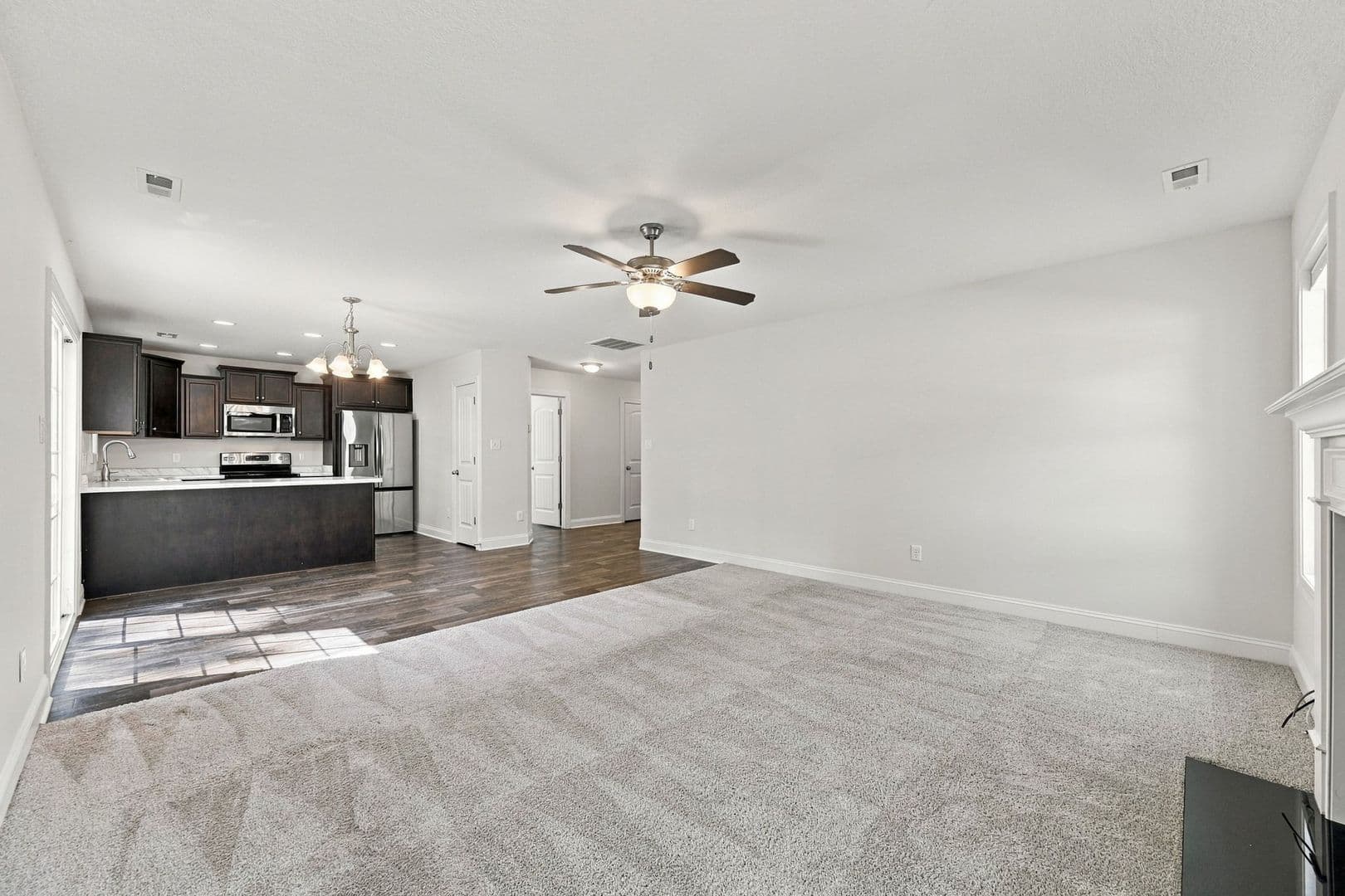 Jacksonville House: 400 Amethyst Ct