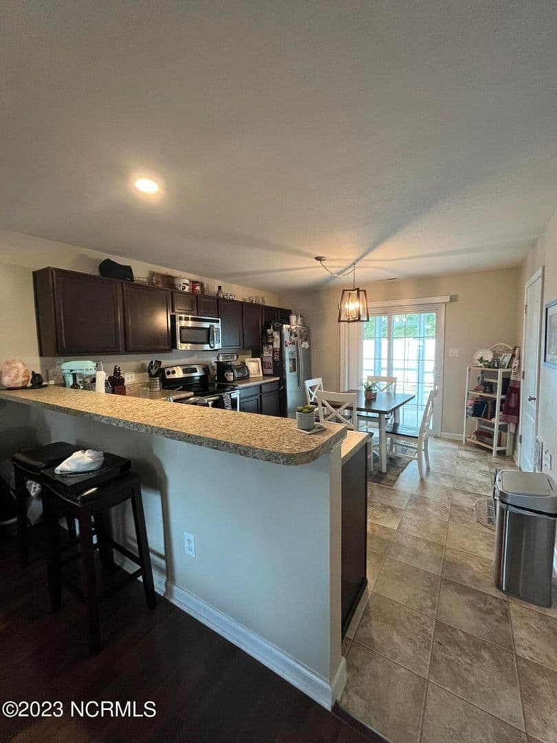 Jacksonville House: 201 Glen Cannon Drive