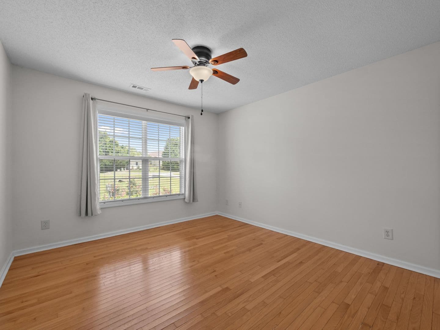 Swansboro House: 305 Appaloosa Court