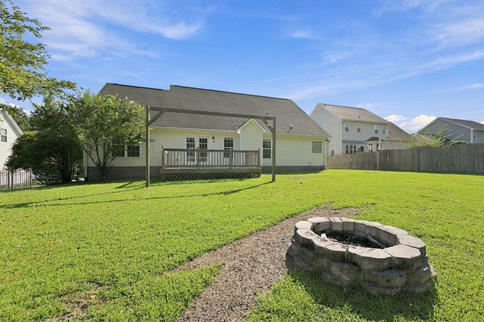 Swansboro House: 337 Foster Creek Road