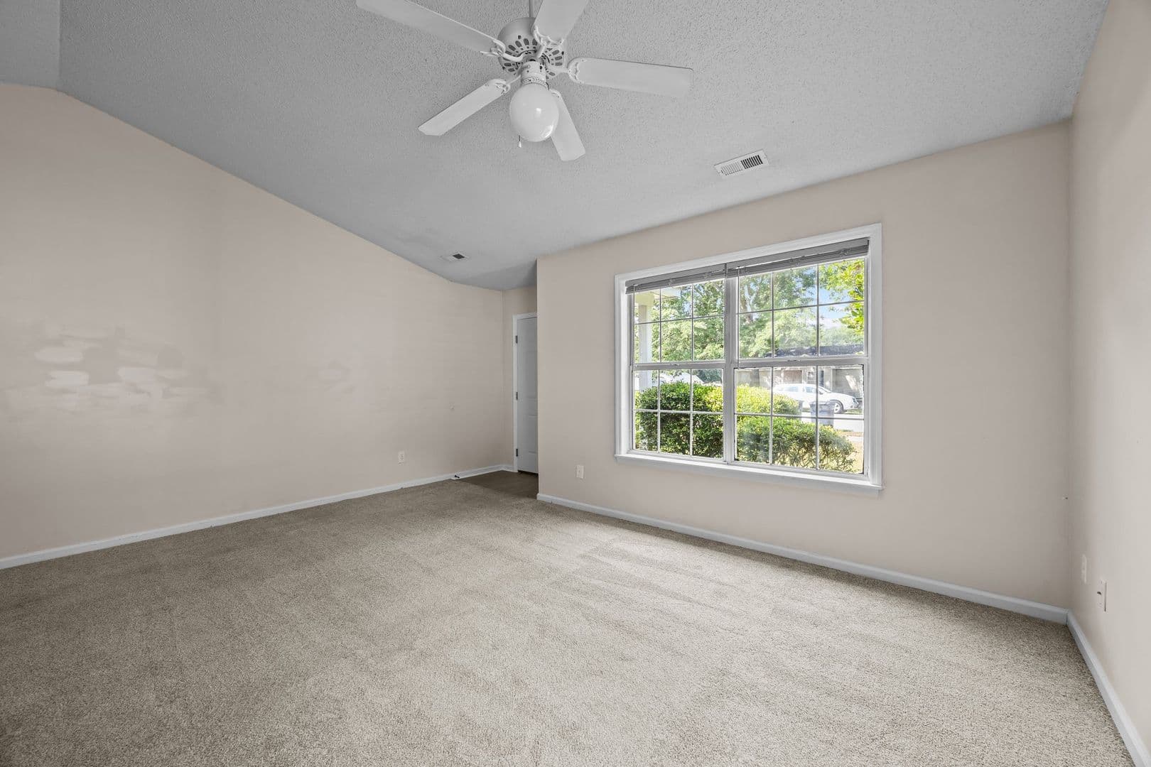 Jacksonville House: 614 S Hampton Drive