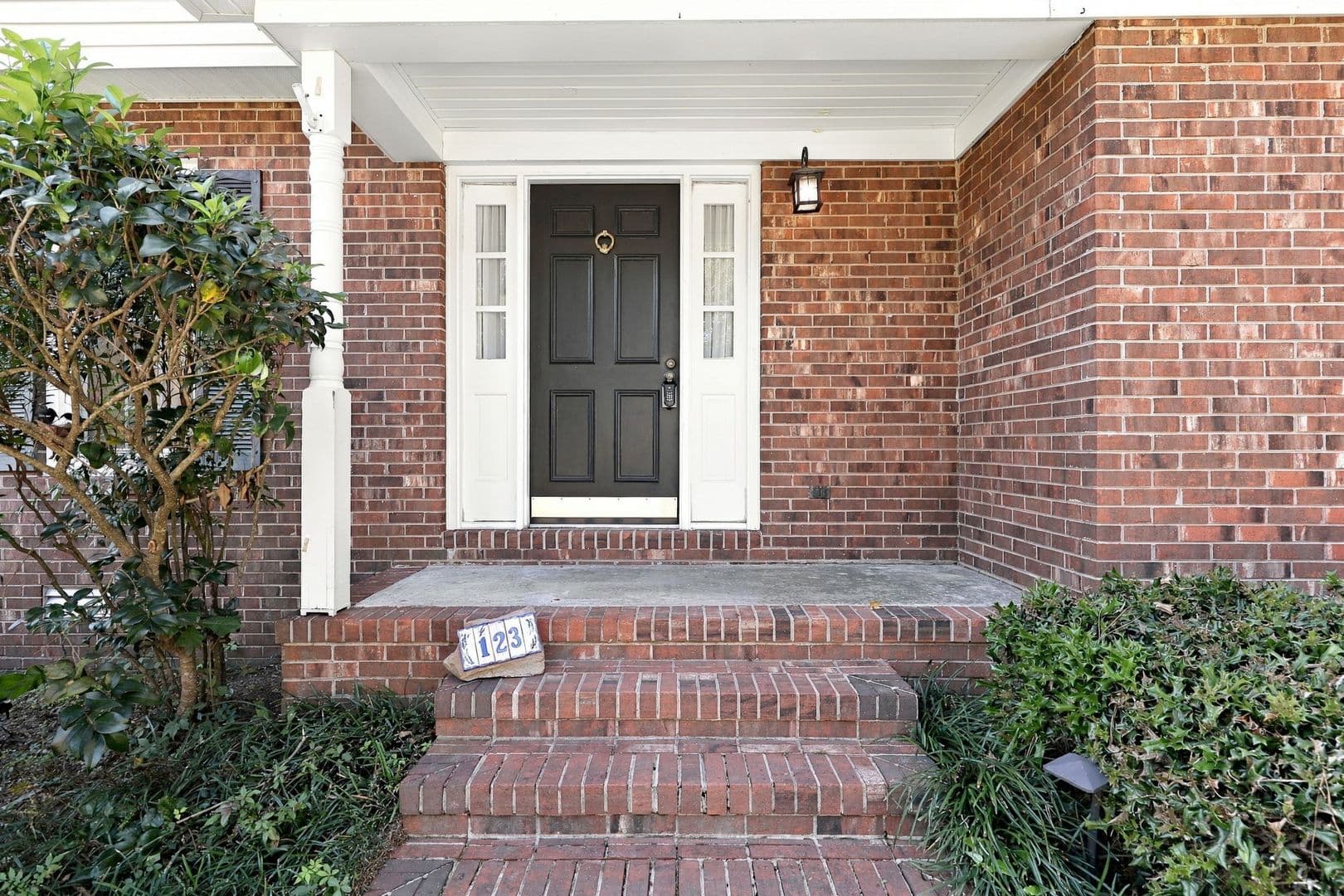 Jacksonville House: 123 Robinhood Drive