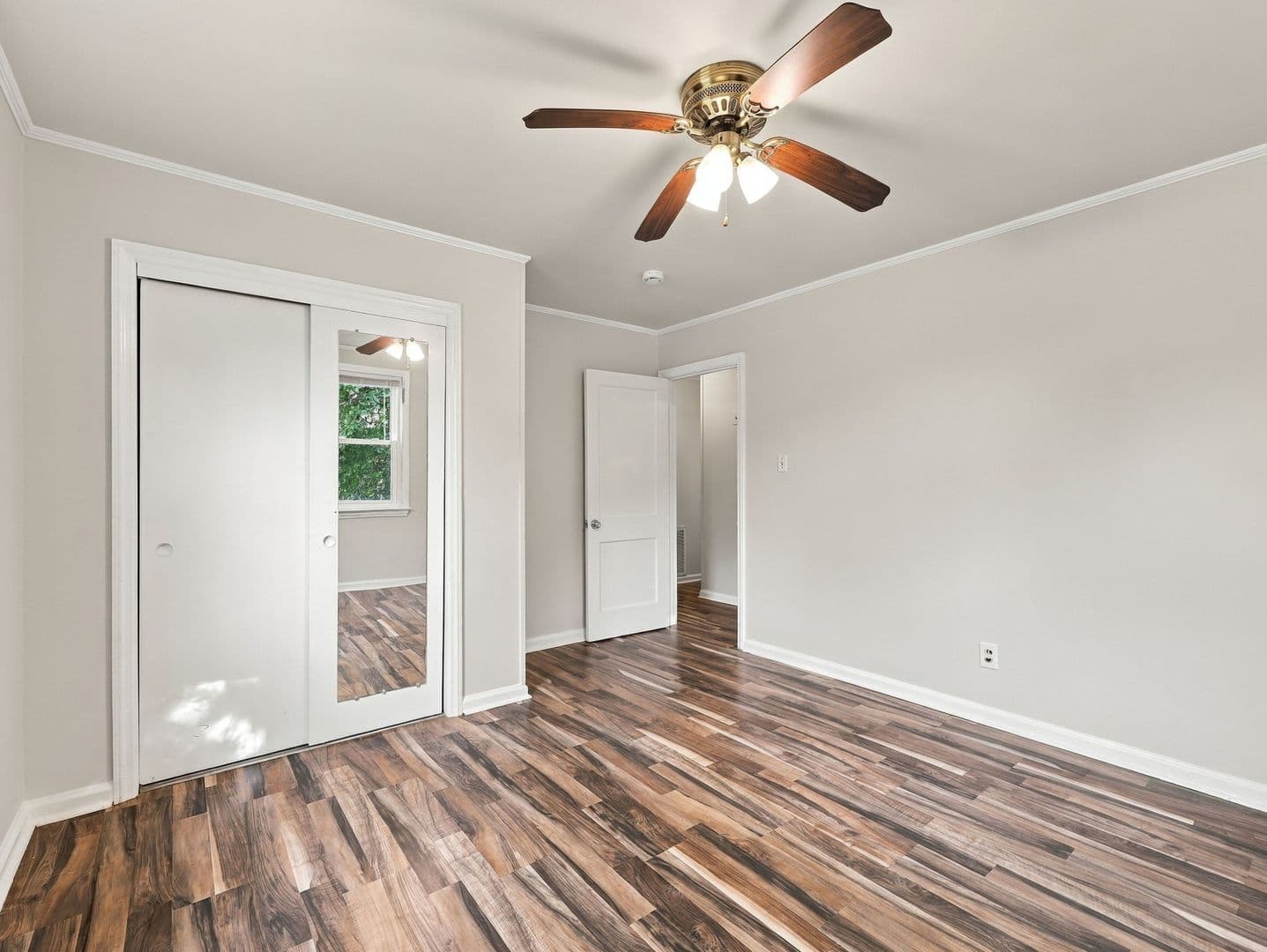 Jacksonville House: 519 New River Dr