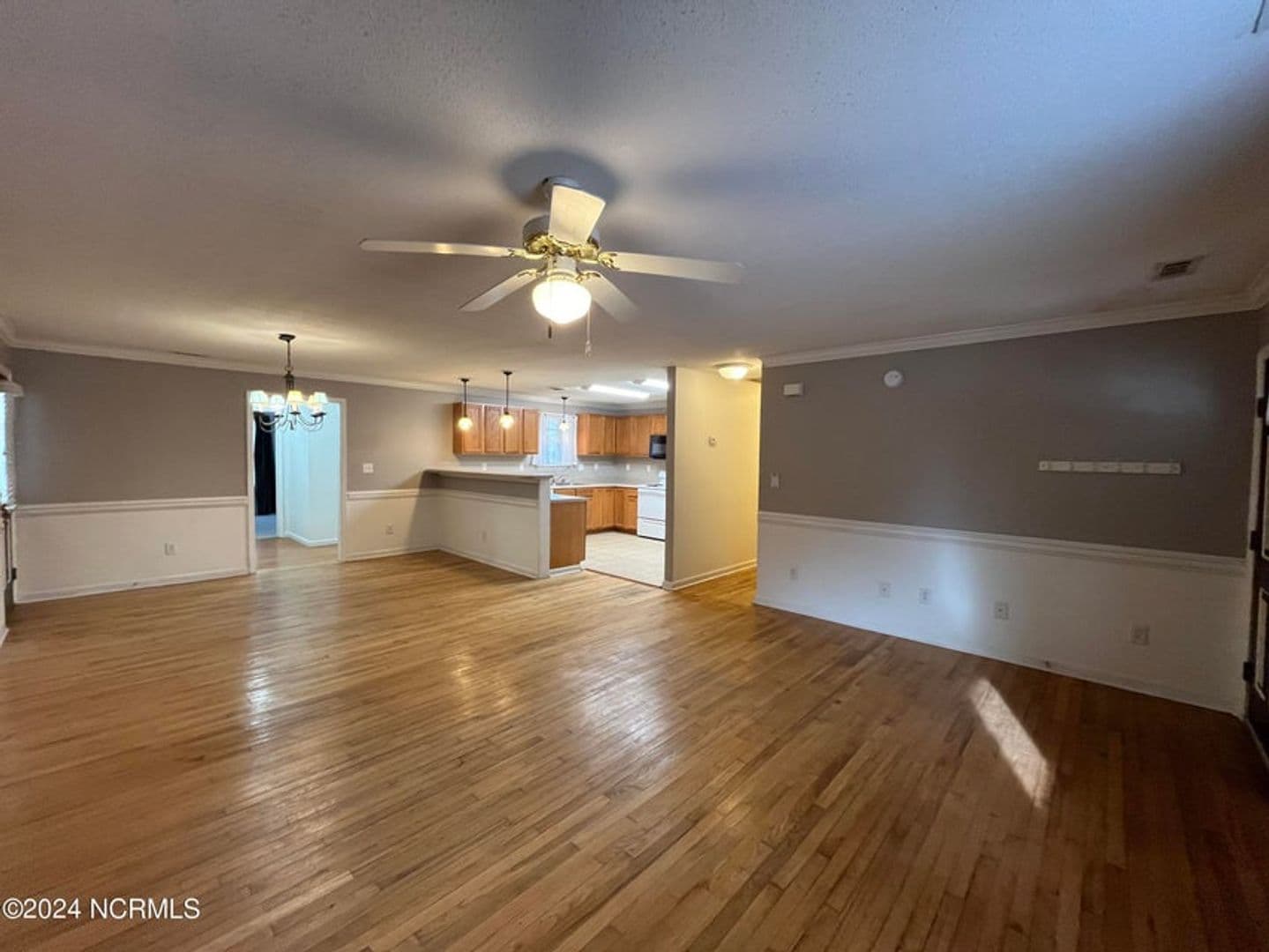 Jacksonville House: 306 Cole Drive