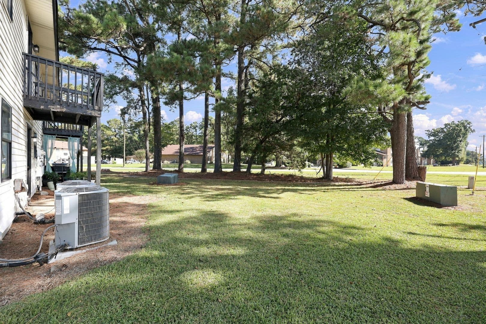 Jacksonville House: 100 Ravenwood Apt B