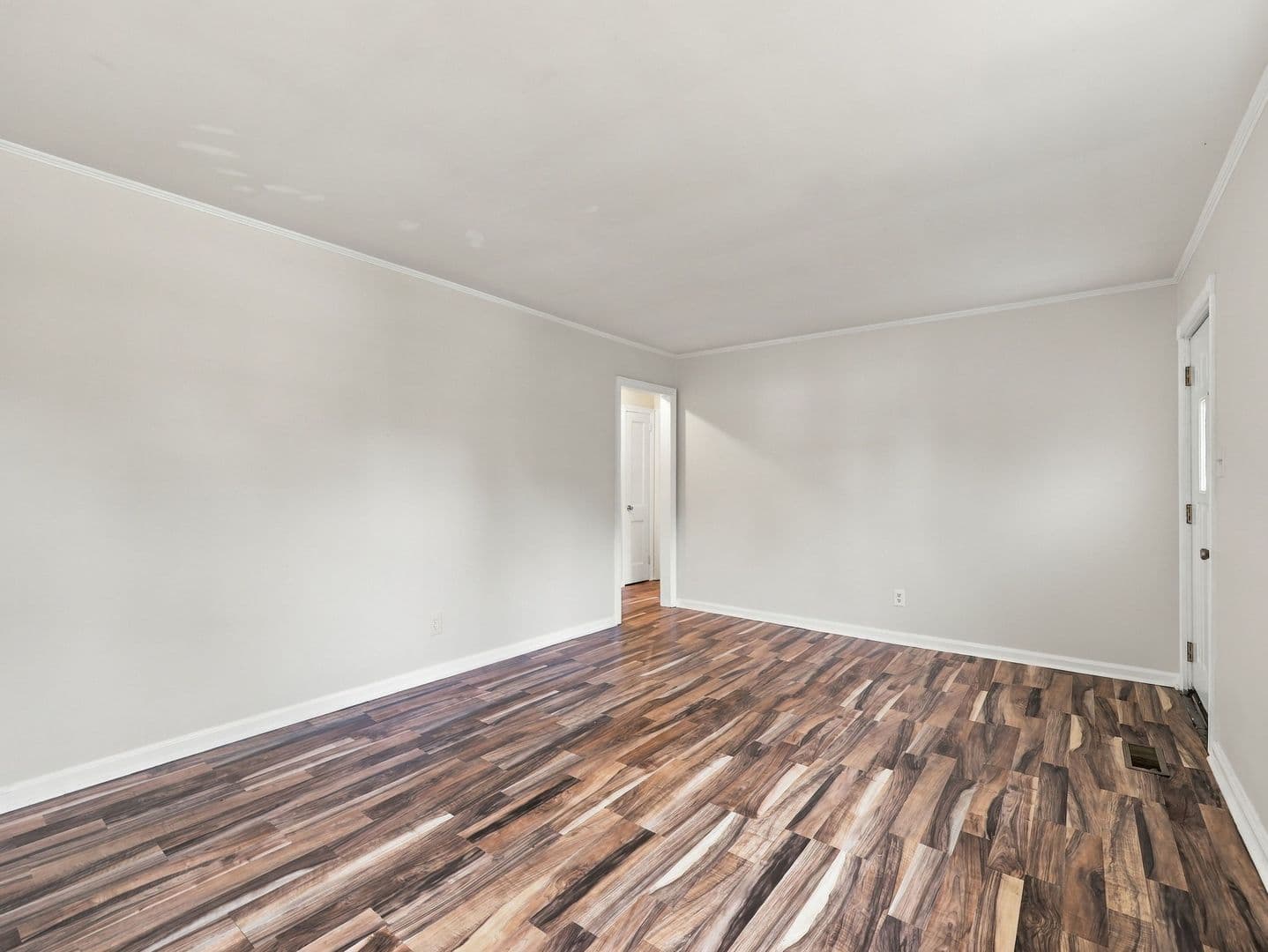 Jacksonville House: 519 New River Dr
