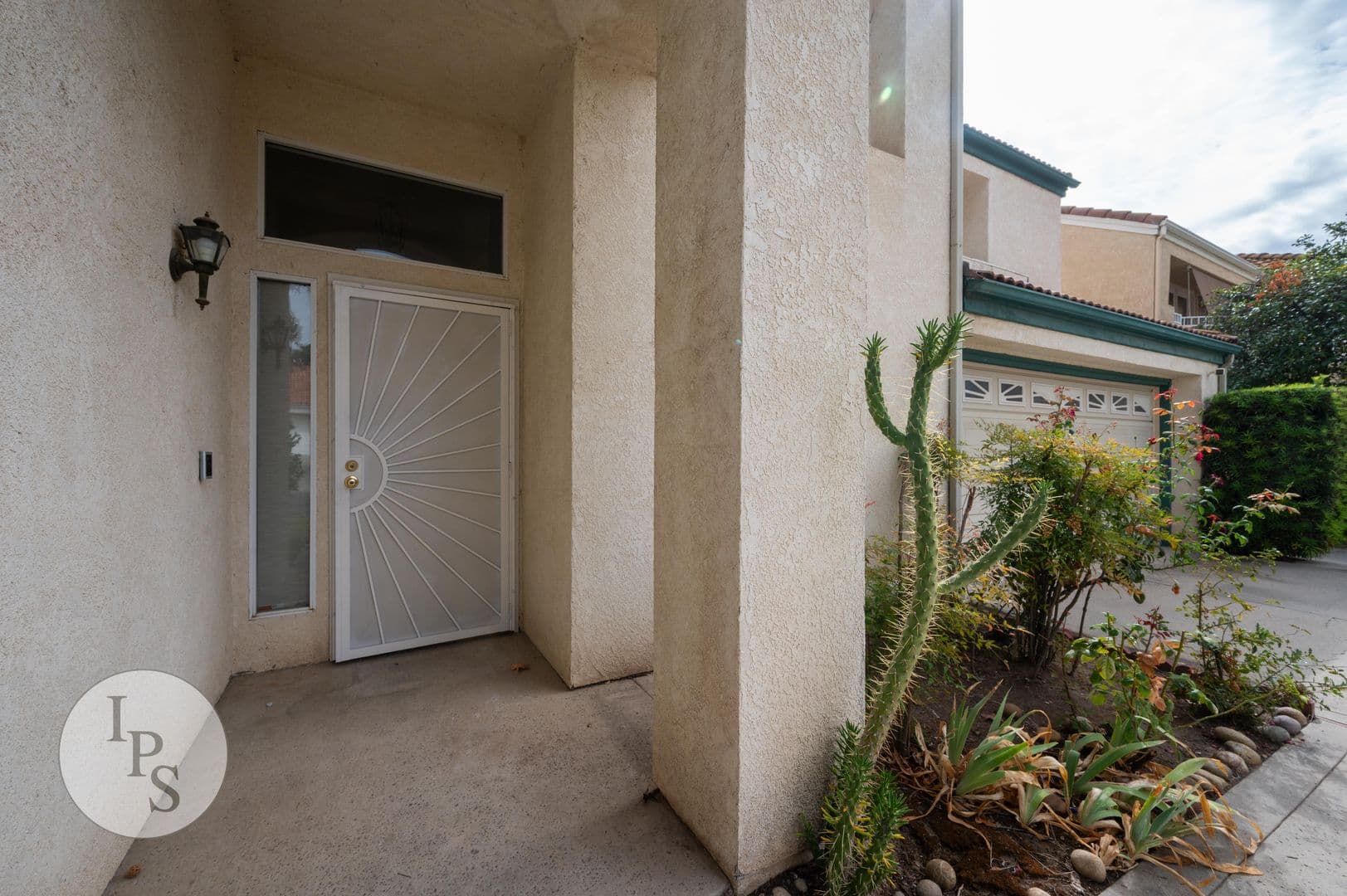 Fresno House: 10474 N Camarillo Dr