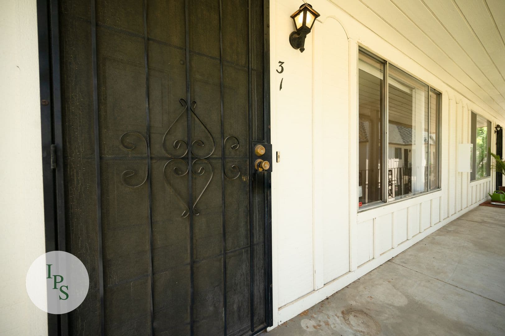Fresno House: 5090 N. Roosevelt Ave., #31