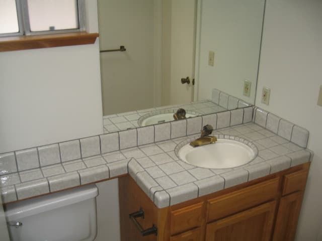Fresno House: 1174 E. Goshen Ave.