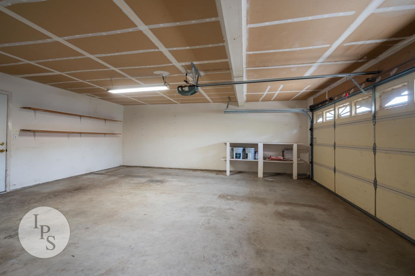 Fresno House: 10474 N Camarillo Dr