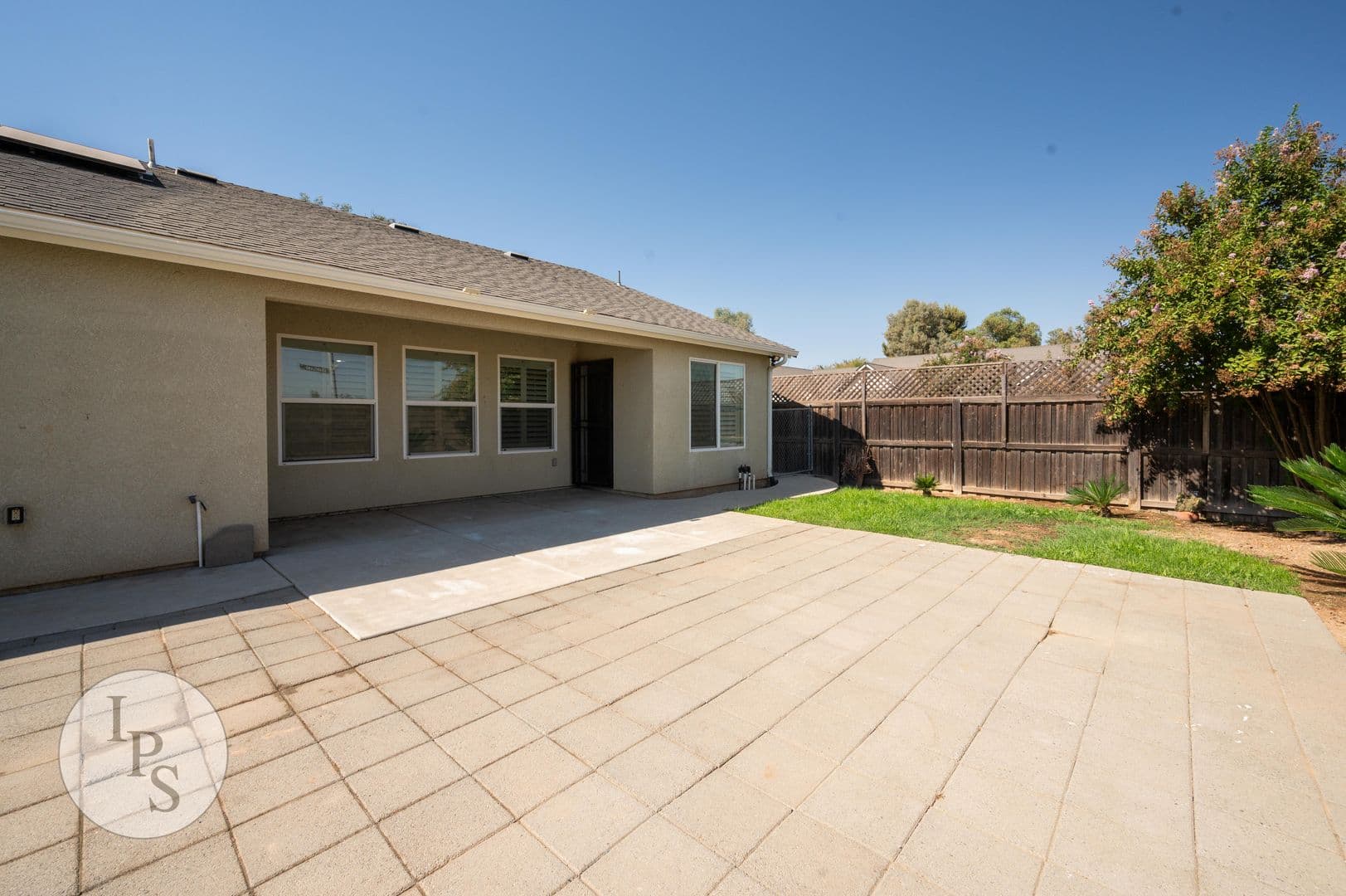 Fresno House: 5450 N Maruyama Ave