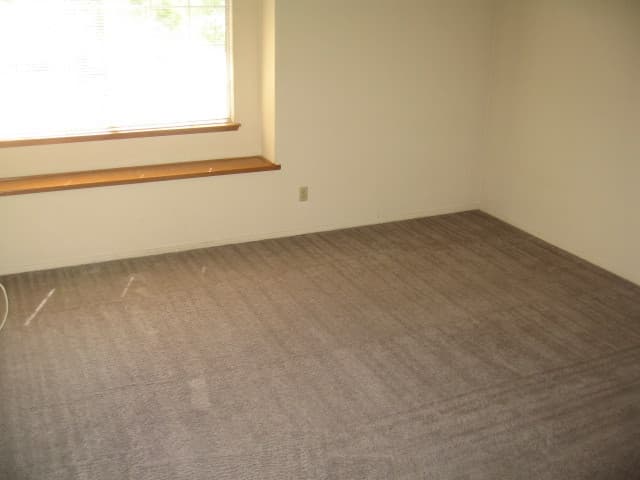Fresno House: 1174 E. Goshen Ave.